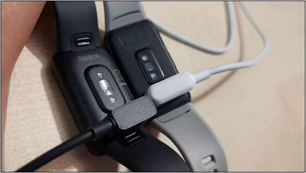 Redmi Smart Band Pro vs Honor Band 6 Battery Charging