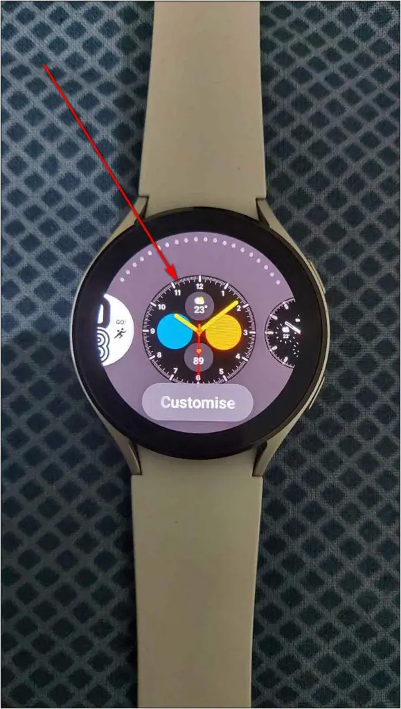 Change Galaxy Watch 4 Face Color Theme