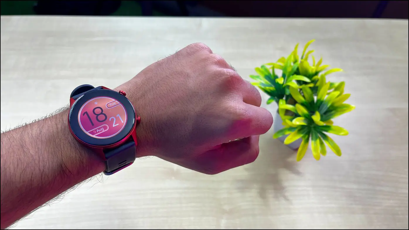 Titan Smart Pro Smartwatch to Gift Sister